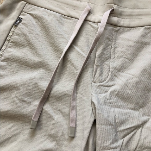 Athleta Headlands Hybrid Trek Jogger in Birch Gray Women’s Size 2/P - Picture 8 of 15